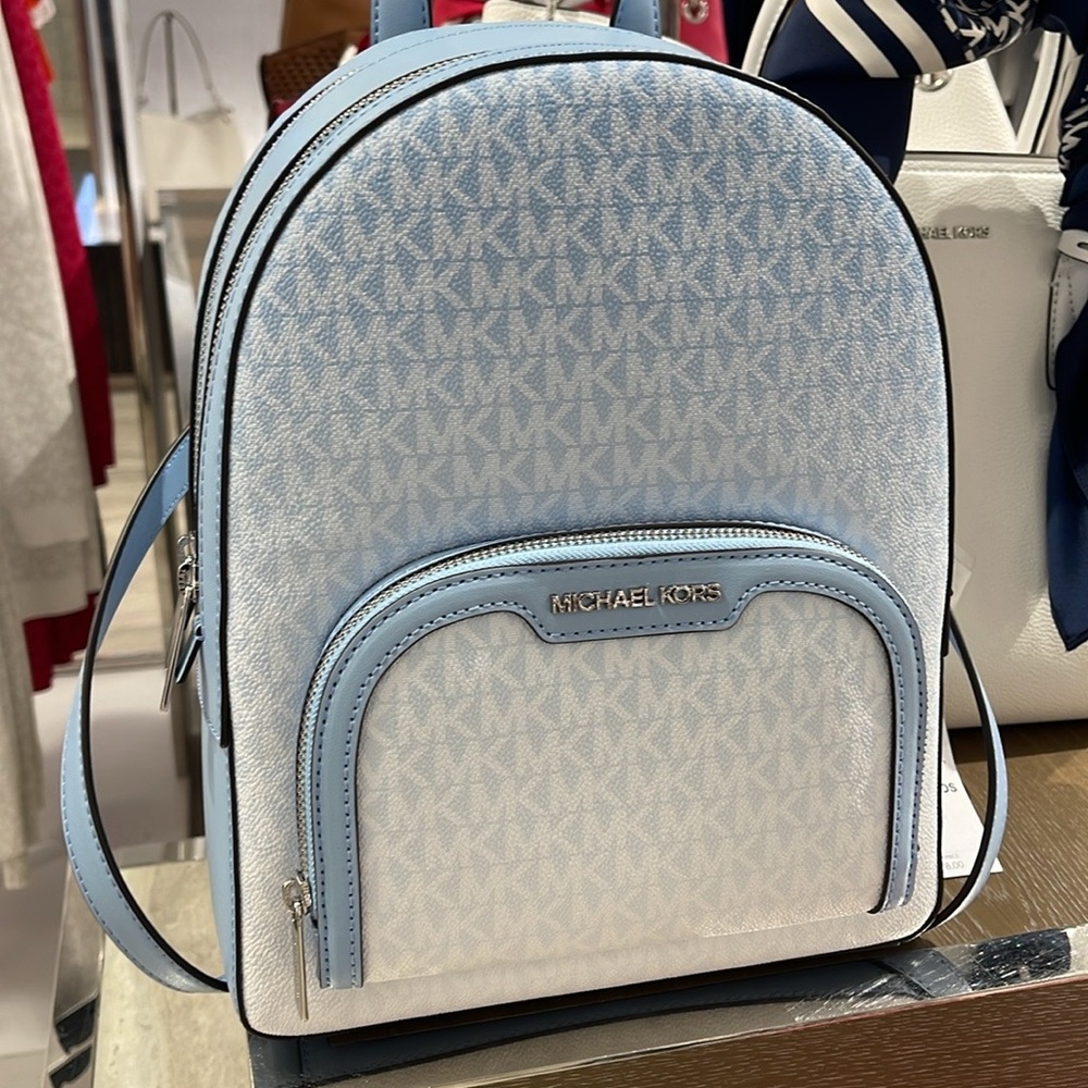 MICHAEL KORS Jaycee Medium Ombré Signature Logo Backpack
Light Sky
NWT - Picture 5 of 16